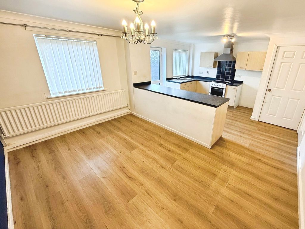 Property photo 2 of 16 Picture No. 22