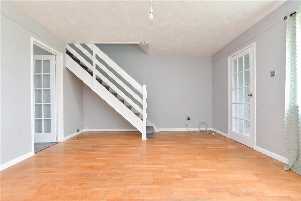 Property photo 1 of 14 Lounge