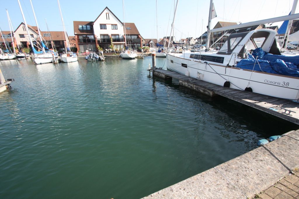 Property photo 2 of 6