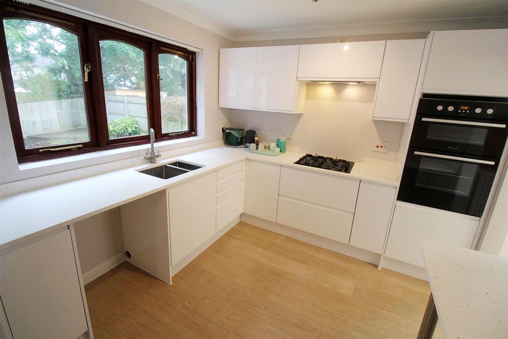 Property photo 2 of 17 Kitchen 2.Jpg