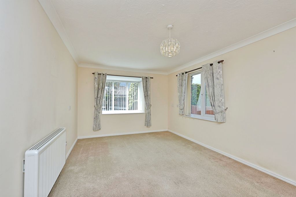 Property photo 3 of 12