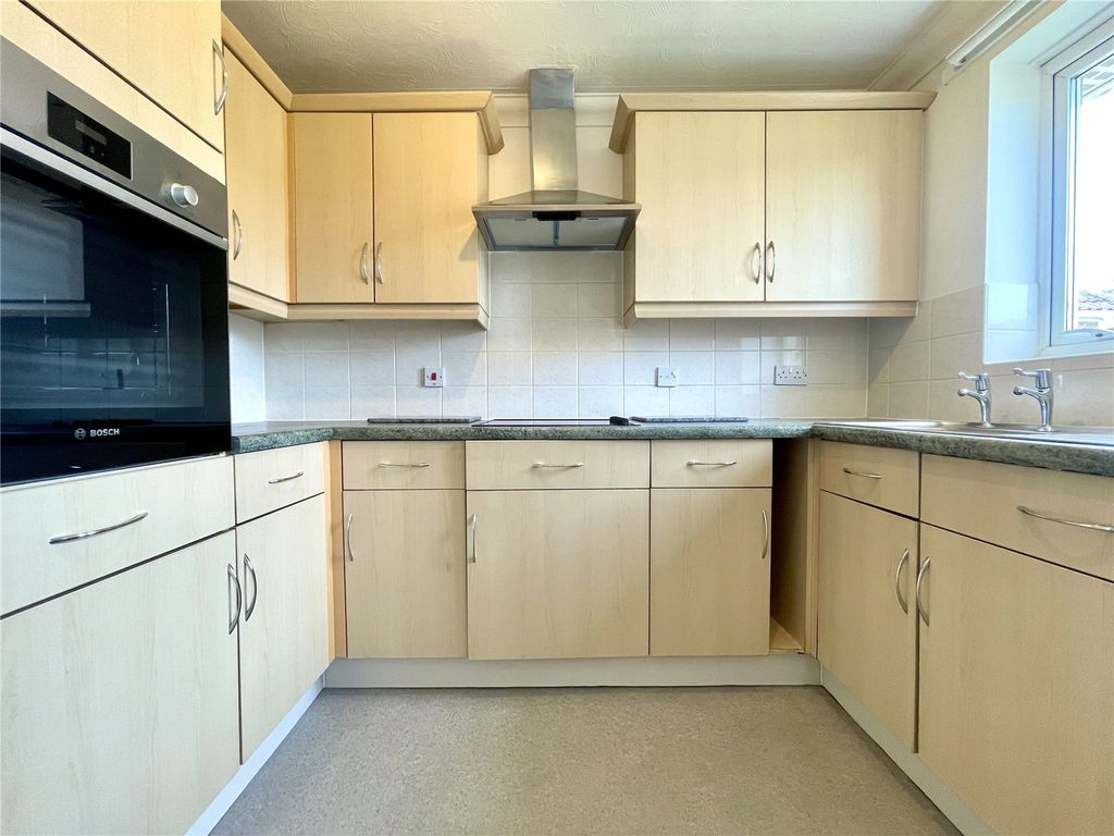 Property photo 2 of 16 Picture No. 14