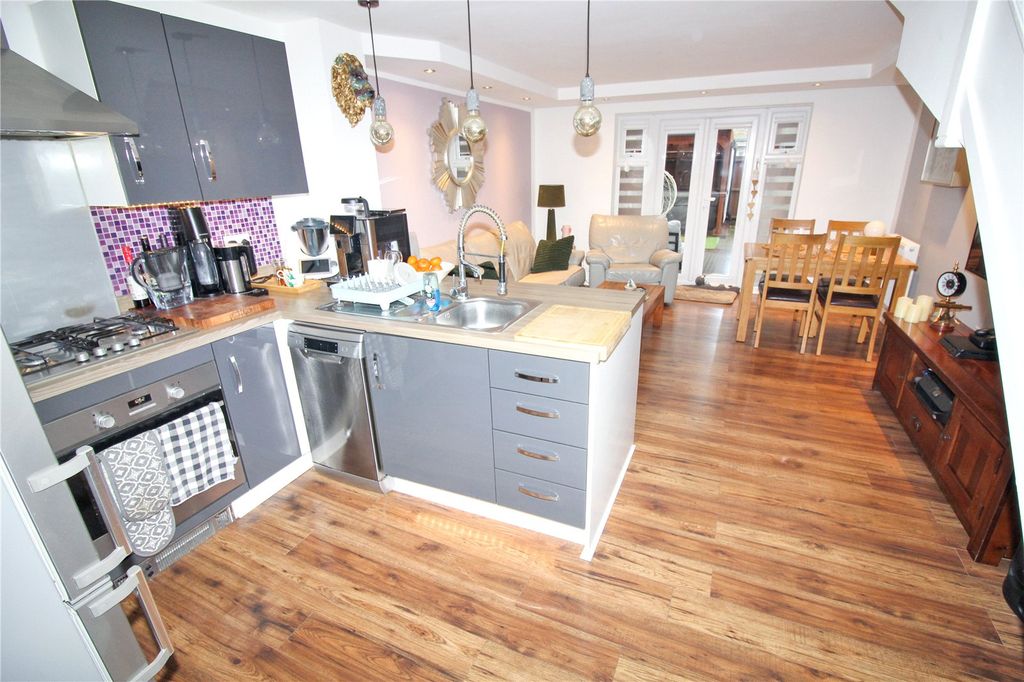 Property photo 2 of 15 Picture No. 08