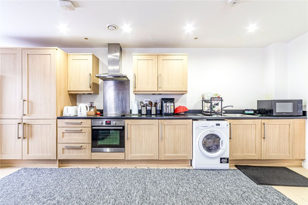 Property photo 3 of 15 Picture No. 11