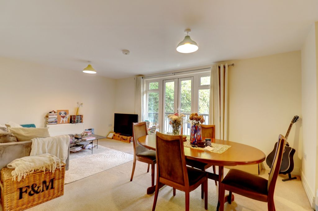 Property photo 2 of 11 Picture No. 31