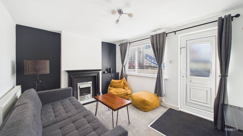 Property photo 2 of 17 4959295