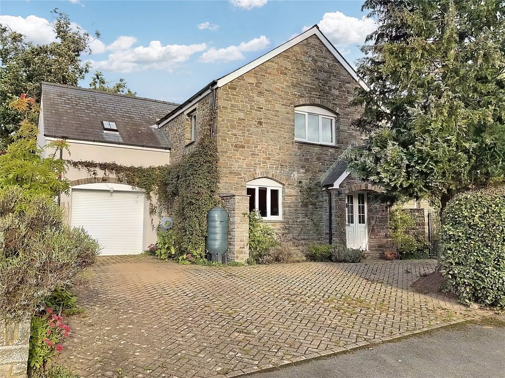 Property photo 2 of 23 Picture No. 36