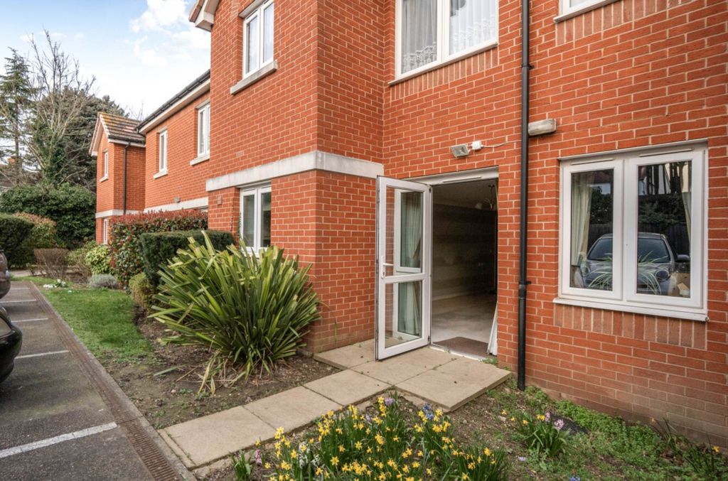 Property photo 2 of 20