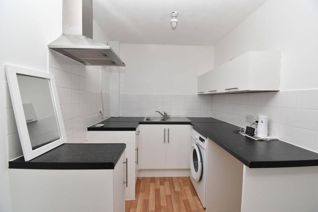 Property photo 2 of 5 Kitchen
