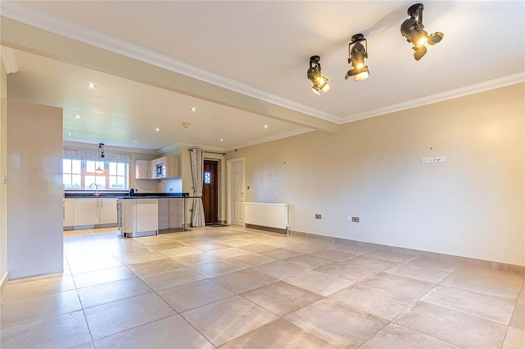 Property photo 2 of 29 Picture No. 56