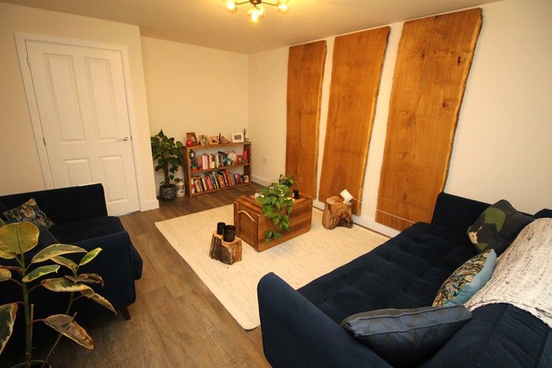 Property photo 2 of 14 Lounge