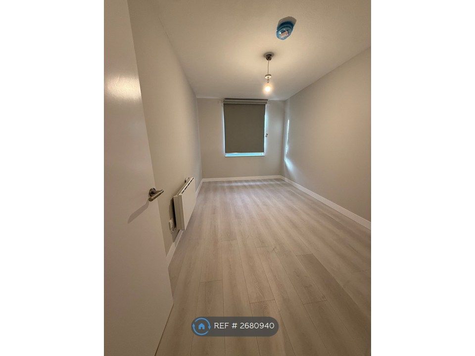 Property photo 3 of 5 Bedroom 1