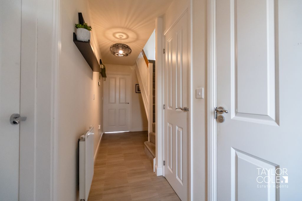 Property photo 2 of 40