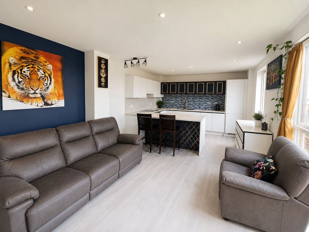 Property photo 2 of 10 Lounge