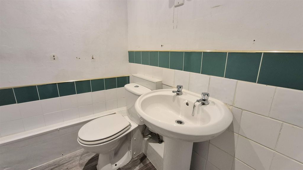 Additional image 11 of 1 bed flat for saleMarket Square, Buckingham MK18