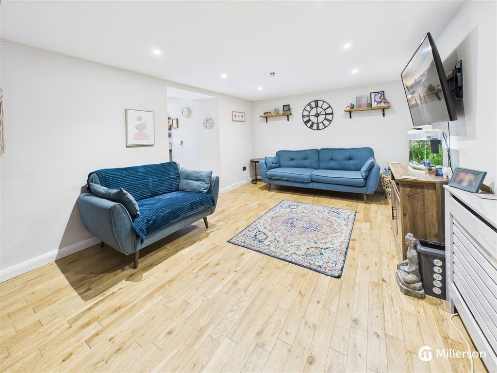 Property photo 3 of 16 Cam05092G0-Pr0141-Still001.Jpg