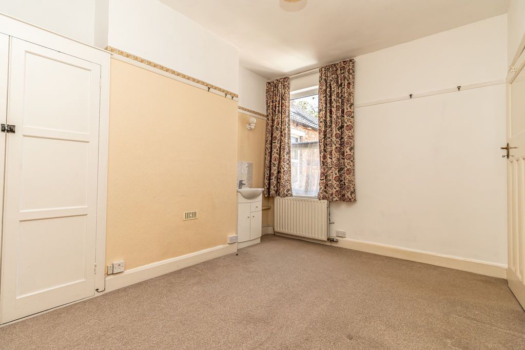 Property photo 3 of 28 .