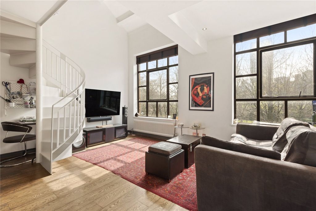 Property photo 2 of 11 Reception