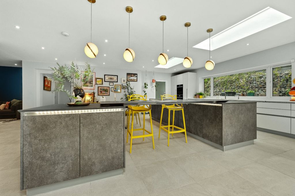 Additional image 9 of 5 bed detached house for saleDrakes Close, Esher, Surrey KT10