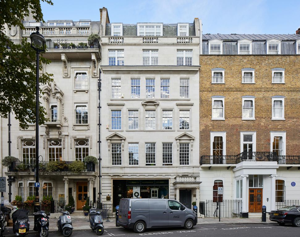 Property photo 2 of 11 Cavendish Square 29.Jpg