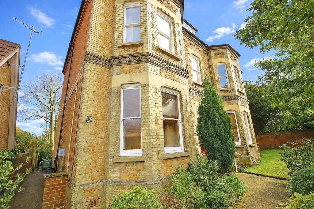 Property photo 1 of 12 Picture No. 19