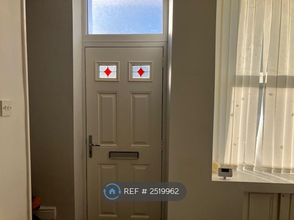 Property photo 1 of 6 Entrance