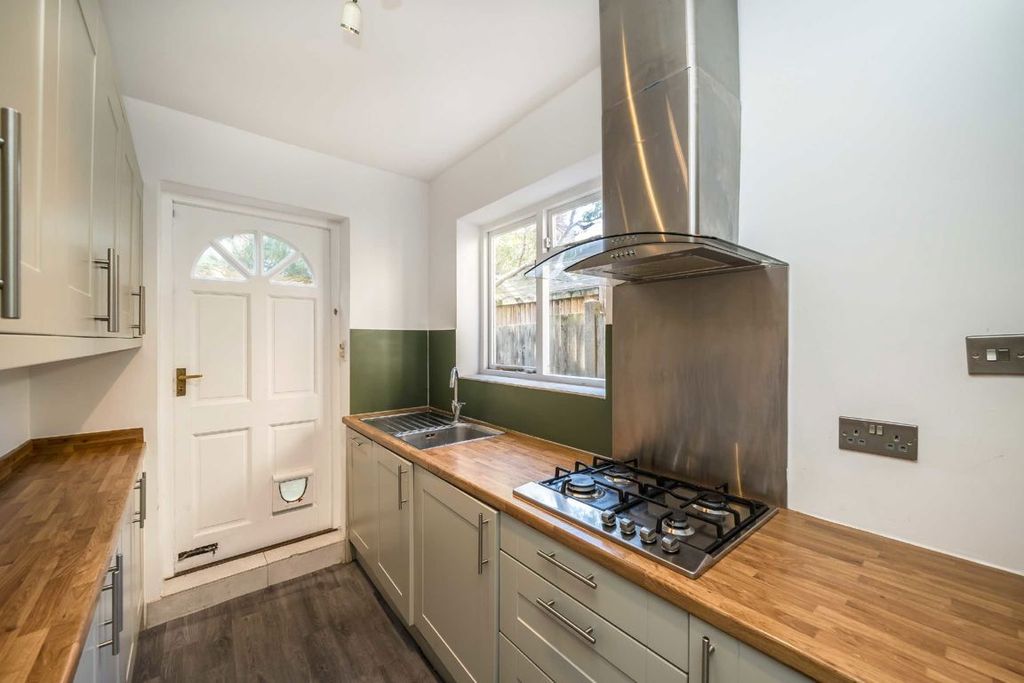 Property photo 3 of 8