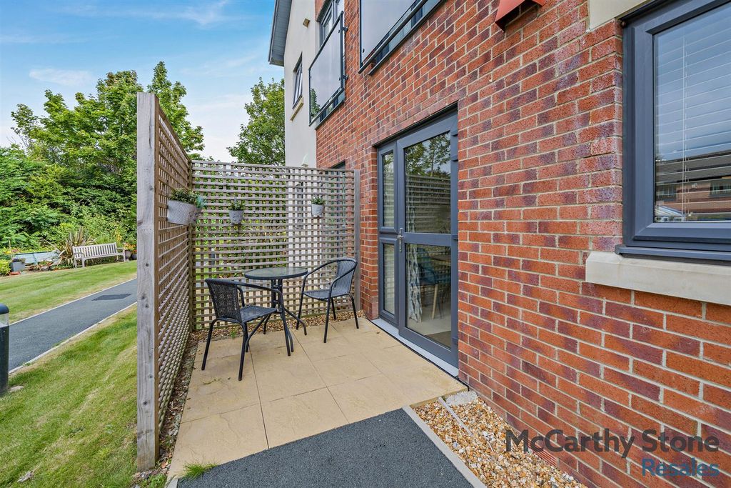 Property photo 1 of 31 8660815-Exterior01-800.Jpg