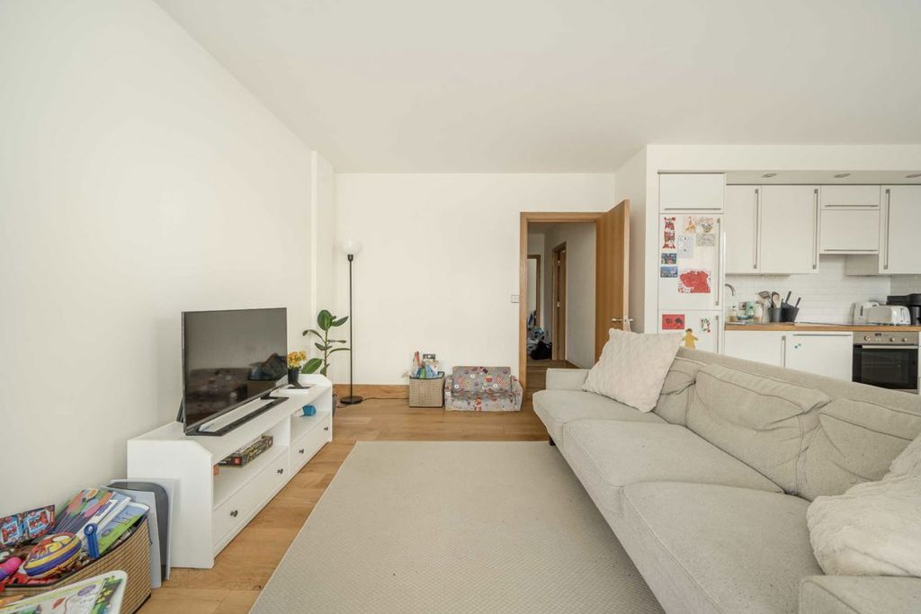 Property photo 3 of 7