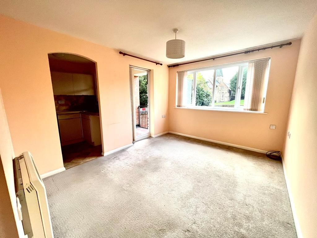 Property photo 1 of 7 Living Room