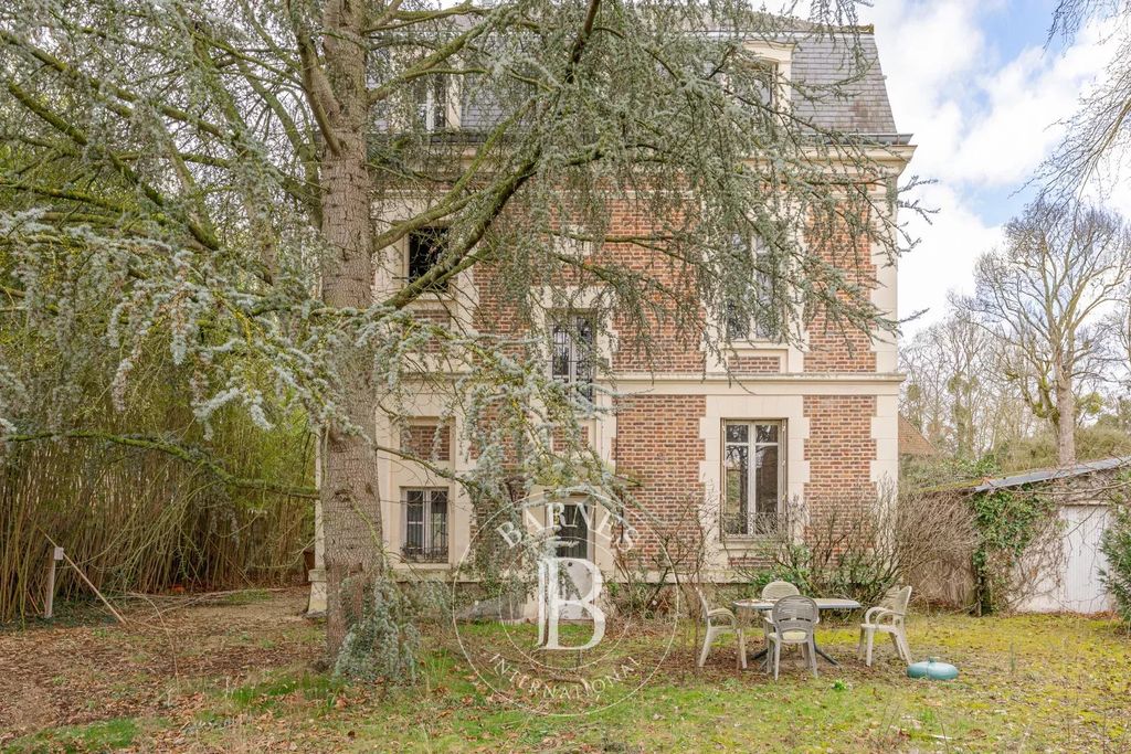 Property photo 2 of 16