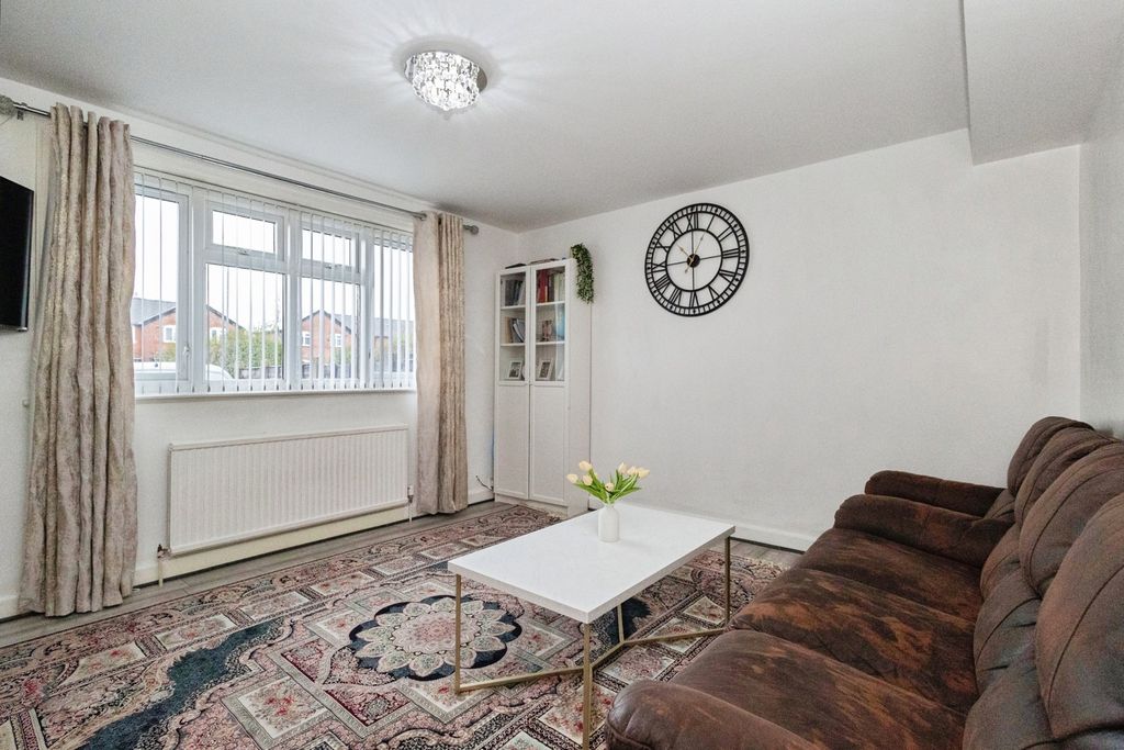 Property photo 3 of 15 Pbox-Img.Jpg