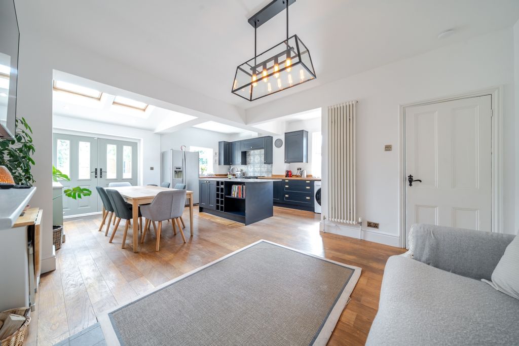 Property photo 3 of 21 1344099-9-68B6Ef2...