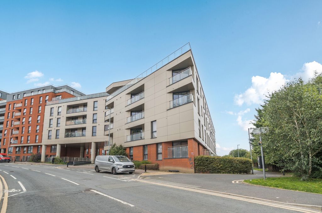 Property photo 1 of 20 1515704-1-1A0c458...