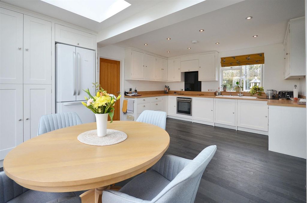 Property photo 3 of 12 Kitchen/Dining Room