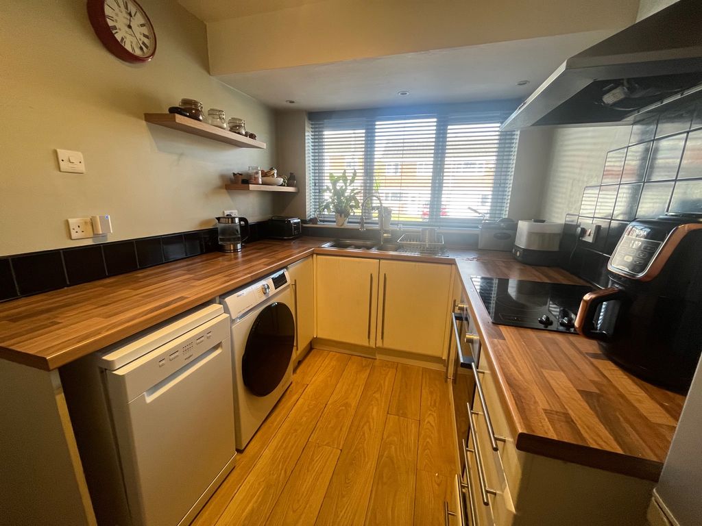 Property photo 2 of 9 Image