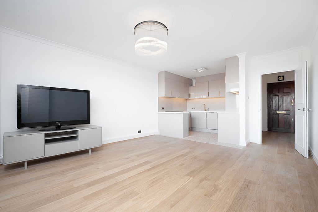 Property photo 1 of 16 Picture No. 03