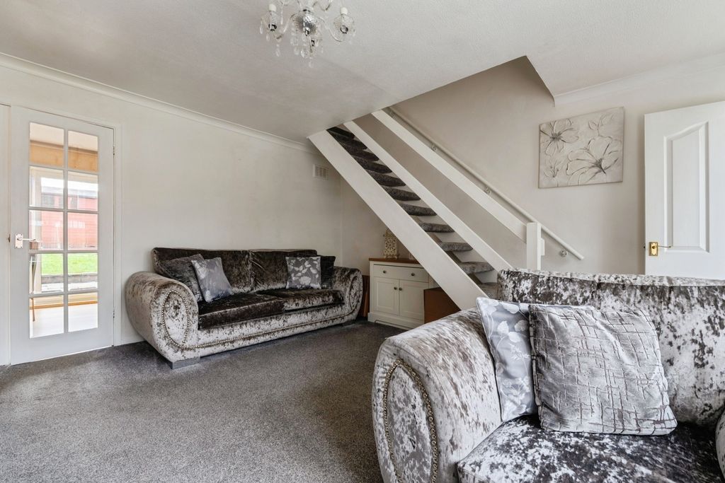 Property photo 3 of 13 Pbox-Img.Jpg