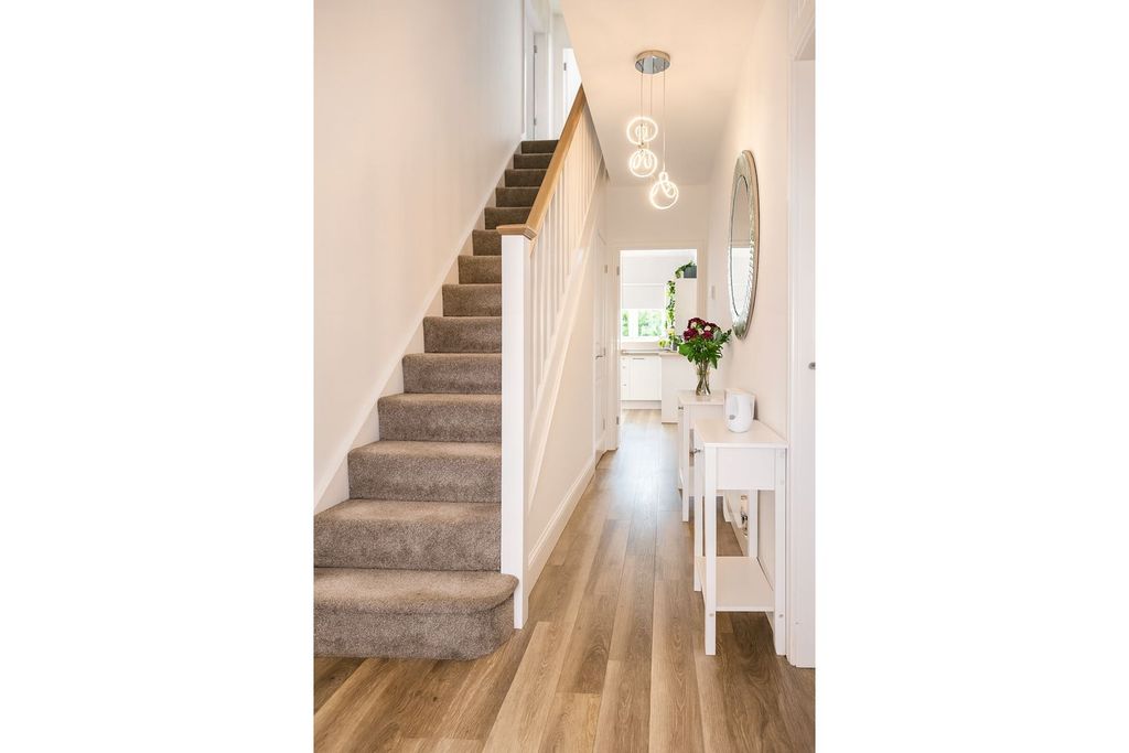Property photo 2 of 17 Hallway