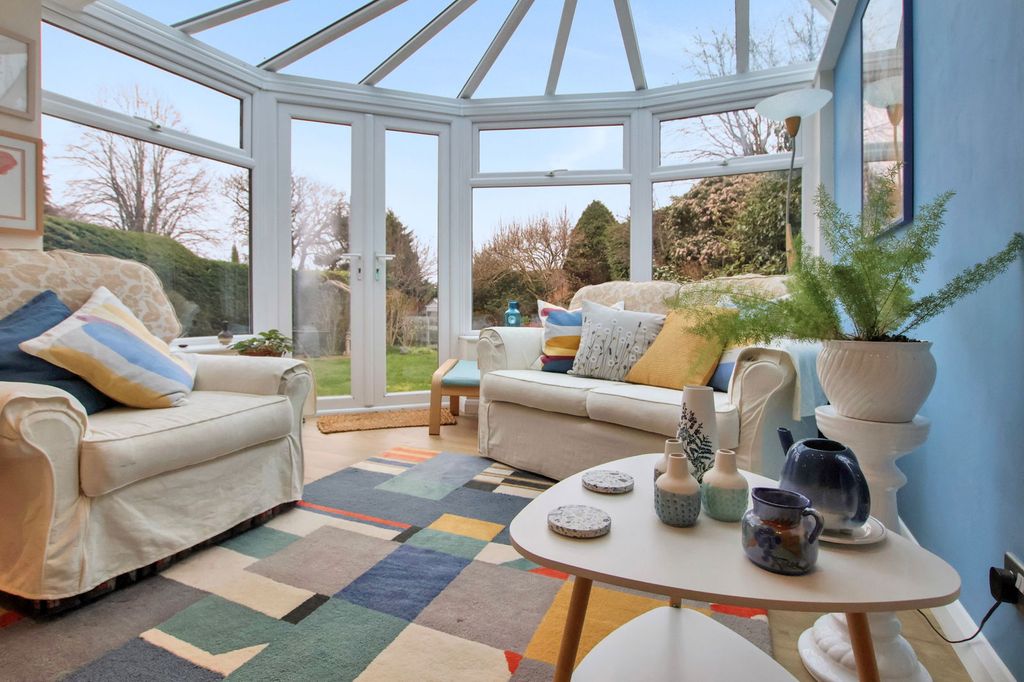 Property photo 3 of 28