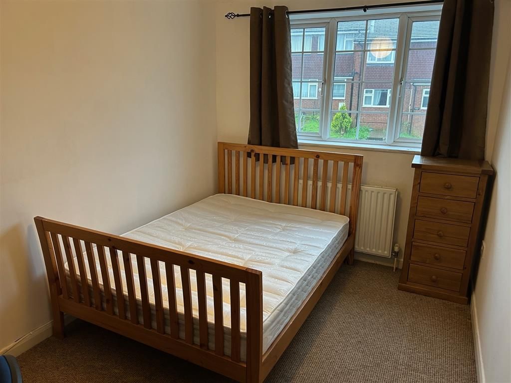 Property photo 3 of 6 Bedroom