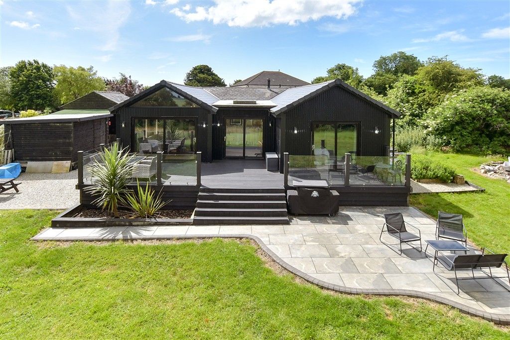 Property photo 1 of 15 External (Web)