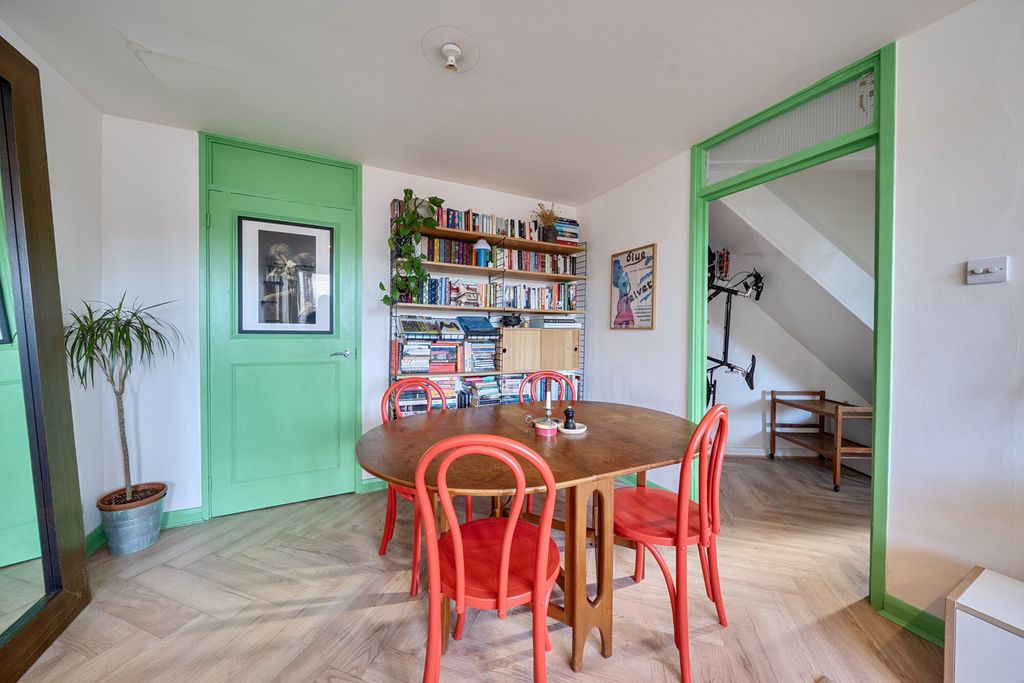 Property photo 3 of 19 Reception