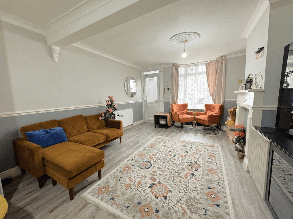 Property photo 3 of 17