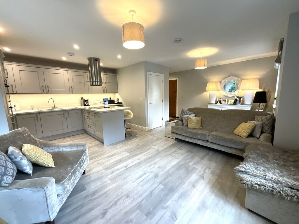 Property photo 2 of 17 Picture No. 04