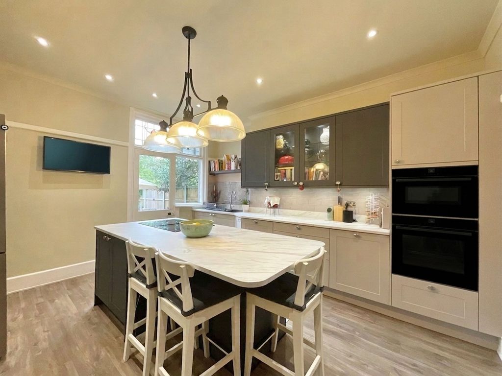 Property photo 3 of 23