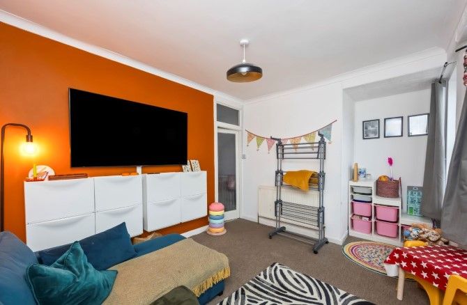 Property photo 3 of 21