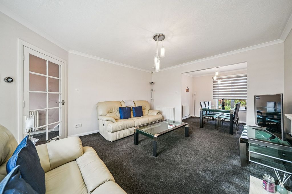 Property photo 2 of 25