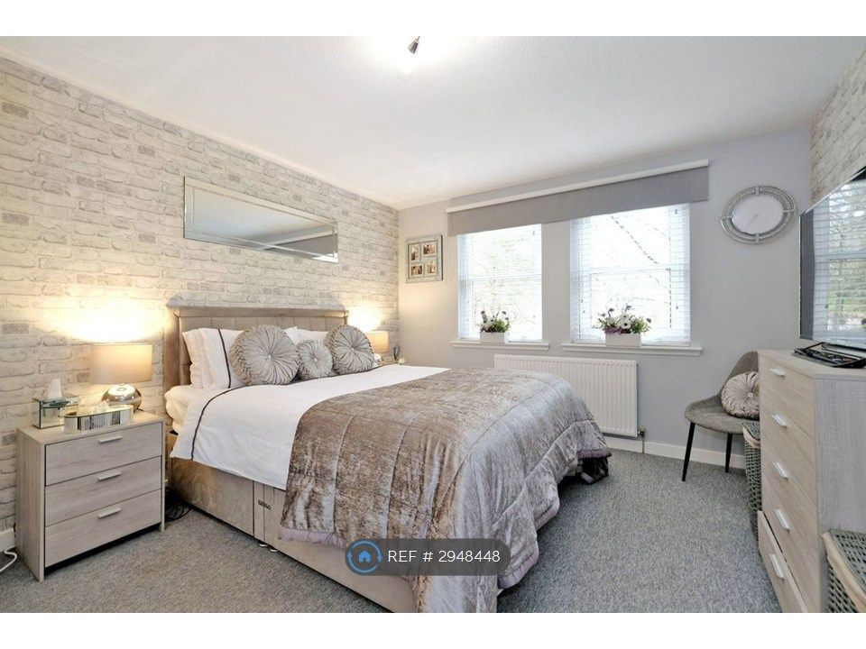 Property photo 1 of 9 Bedroom 1