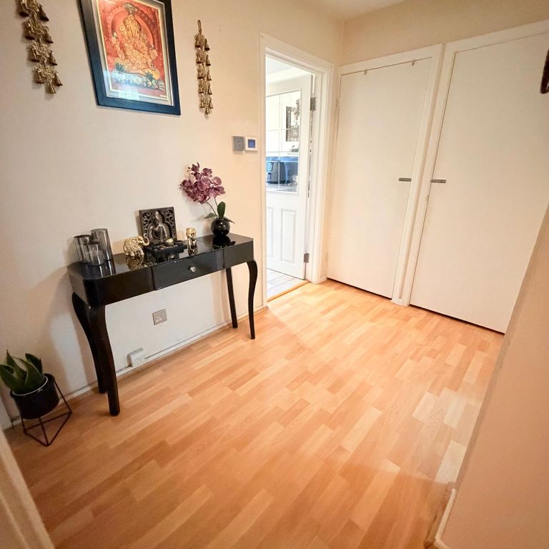 Property photo 2 of 7 Gallery